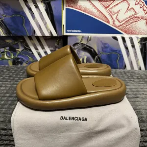 Жіночі тапочки Balenciaga Puffy Slides 39(25см) оригінал