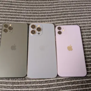 iPhone 13  pro max iPhone 11 pro max iPhone 11