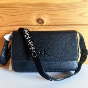 Сумка crossbody Calvin Klein