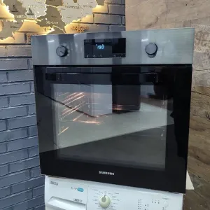 Духова шафа/духовой шкаф Samsung NV70K2340RG