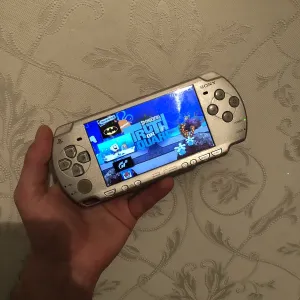 Psp sony 2008 blisk grey