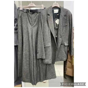 Костюм від Souvenir ,Італія,преміум.