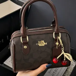 Сумка Coach Teri Mini Crossbody Bag With Cherry Print  коач тері