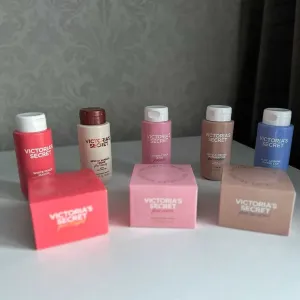 Victoria’s Secret — скраб для тіла, гель для душу, блиск для губ —Вікторія Сікрет