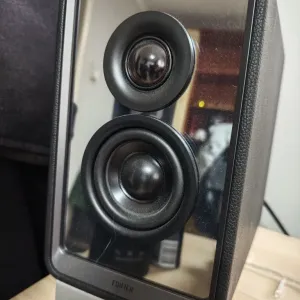 Продам акустику Edifer QR65
