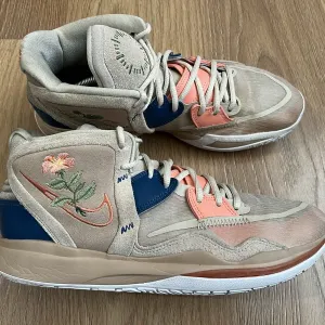 Nike Снікерcи Kyrie Infinity CZ0204-200 Бежевий