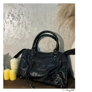 Сумки balenciaga city bag