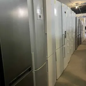 Холодильник Siemens KG39 високий нержавійка. Вживаний з Німеччини.