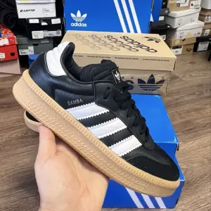 Кросівки Adidas Samba XLG. Розмір 36 (ідуть на 35). ОРИГІНАЛ!!!