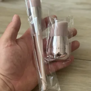 Оригінал! Пензлі для макіяжу Fenty Beauty — Foundation Brush 145 / Kabuki Brush 160