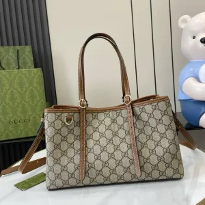 Жіноча сумка шопер Gucci Emblem medium tote bag GG сумочка шоппер женская гуччи коричневая бежевая кожа кожаная шкіра шкіряна купити сумку україна