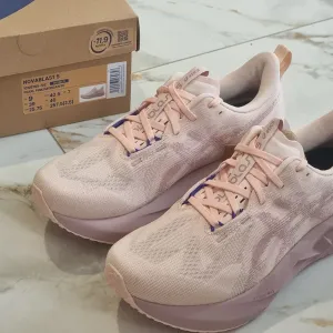 Оригінал 100% жіночі кросівки asics novablast 5  eur 40.5