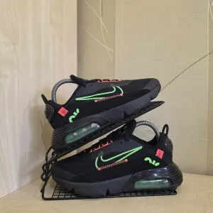 Кросівки оригінал Nike Air Max 2090 розмір 38-38.5