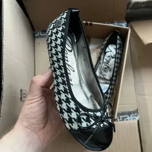 Балетки Replay у стилі CHANEL