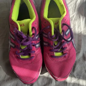 Кросівки Asics для бігу