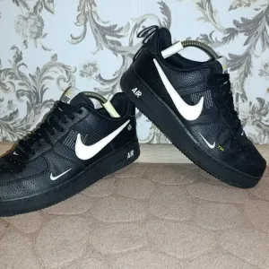 Кросівки чоловічі шкіряні Nike Air Force 1 07LV8 ultra black