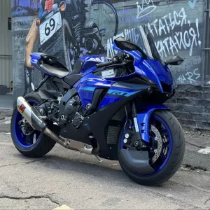 Мотоцикл Yamaha YZF-R1 2023 рік