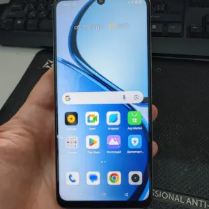 Realme c61 8/256GB.