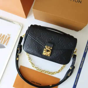Стильна жіноча сумочка чорна шкіряна натуральна шкіра Louis Vuitton Pochette Metis black сумка женская черная кожаная натуральная кожа луи витон метис