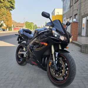 Продам легендарний мот Yamaha R1 1000куб. З пробігом всього18тис!
В дуже гарному та доглянутому стані!