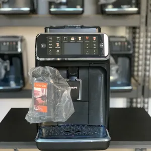 Кофемашина в заводских пленках Philips 5500