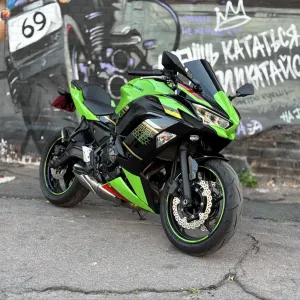 Мотоцикл Kawasaki Ninja 650 2021 року
