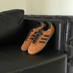 чоловічі кросівки на осінь замш нові оригінал замшеві кросівки Adidas Samba ADV є інші моделі та розміра більше 500 пар в наявності див інші оголошеня
