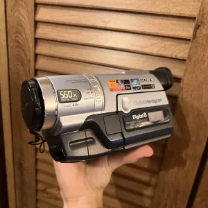 Вінтажна відеокамера Sony Digital8 DCR-TRV140e + оригінальна сумка Handycam (Комплект)