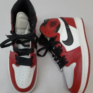 Кросівки Nike Air Jordan High Chicago нові 40 розмір (25 см)