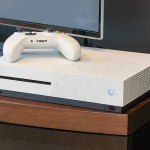 Xbox One S с играми в комплекте (GTA 5, FIFA 26). Акции. Гарантия.