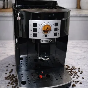 Кавомашина DeLonghi Magnifica S — ідеальний смак кожної чашки!