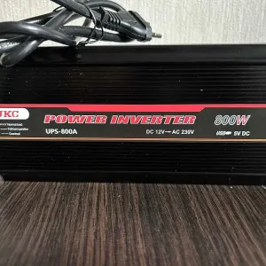 Инвертор Преобразователь Інвертор UKC 800W с Зарядкой UPS 12V 220V