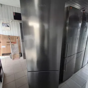 Холодильник Miele model KFN29162D
