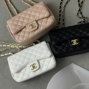 Женская сумка Chanel классическая через плече черная Шанель