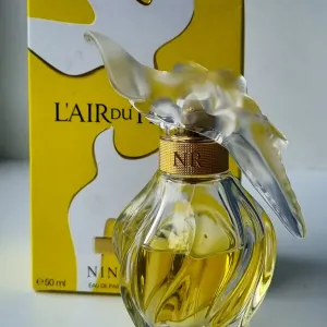 Парфумована вода Nina Ricci, L 'Air du Temps, Франція