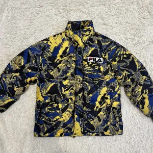 Зимова тепла куртка FILA фірмова оригінал