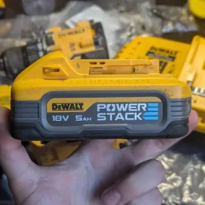 Акумулятор Dewalt powerstack 5ah 18v xr (20v max), DCBP520 (DCBP518)