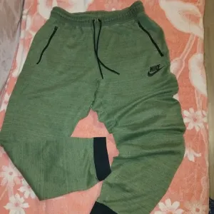 Спортивні чоловічі штани Nike  розмір С-  M-L-XL