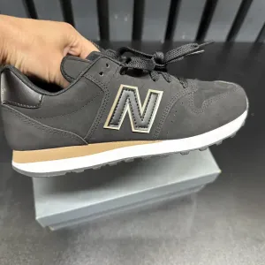 Продам  жіночі кросівки New Balance – нові, оригінал , розмір 38 ( стелька 24,5 см)