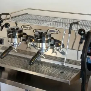 Профессиональная кофемашина La marzocco strada 2 gr кавомашина