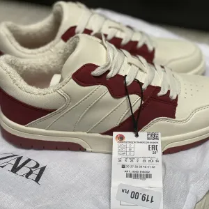 Кеди Zara 35 розмір (22.5 на стопу )