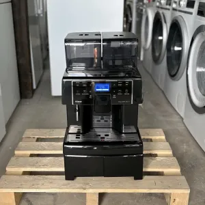 Автоматична кавомашина Saeco SUP040 E O — еспресо й гарячі напої