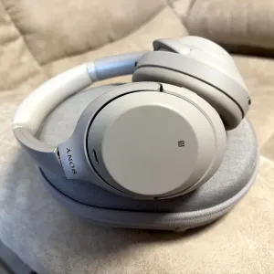 Sony WH-1000XM3 Silver (бежеві) відмінний стан, оригінал, комплект