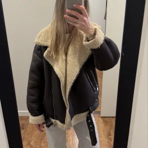 Трендова дублянка під zara