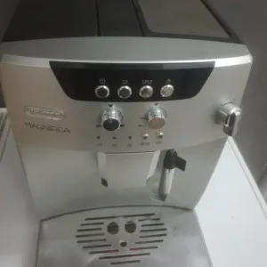 Кофемашина, кофеварка, кавоварка, кавомашина Magnifica