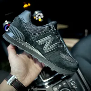 Жіночі кросівки New Balance 574 
Женские черные кроссовки