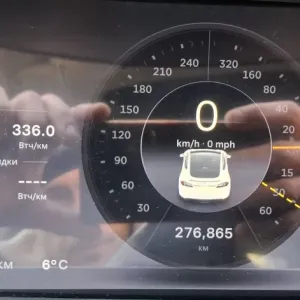 Tesla mobile s p85+