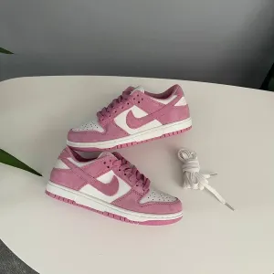 Жіночі шкіряні та замшеві кеди Nike Dunk Low