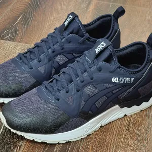 Оригінал 100% чоловічі кросівки ASICS Gel-Lyte V   EURO 44