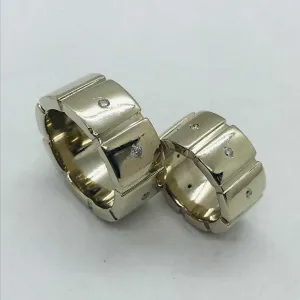Золоті каблучки з діамантами 585
